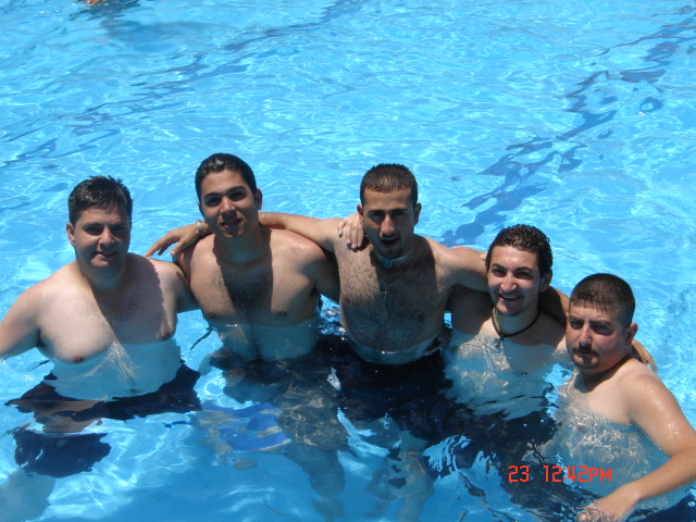 friends[2]..JPG - 146129 Bytes